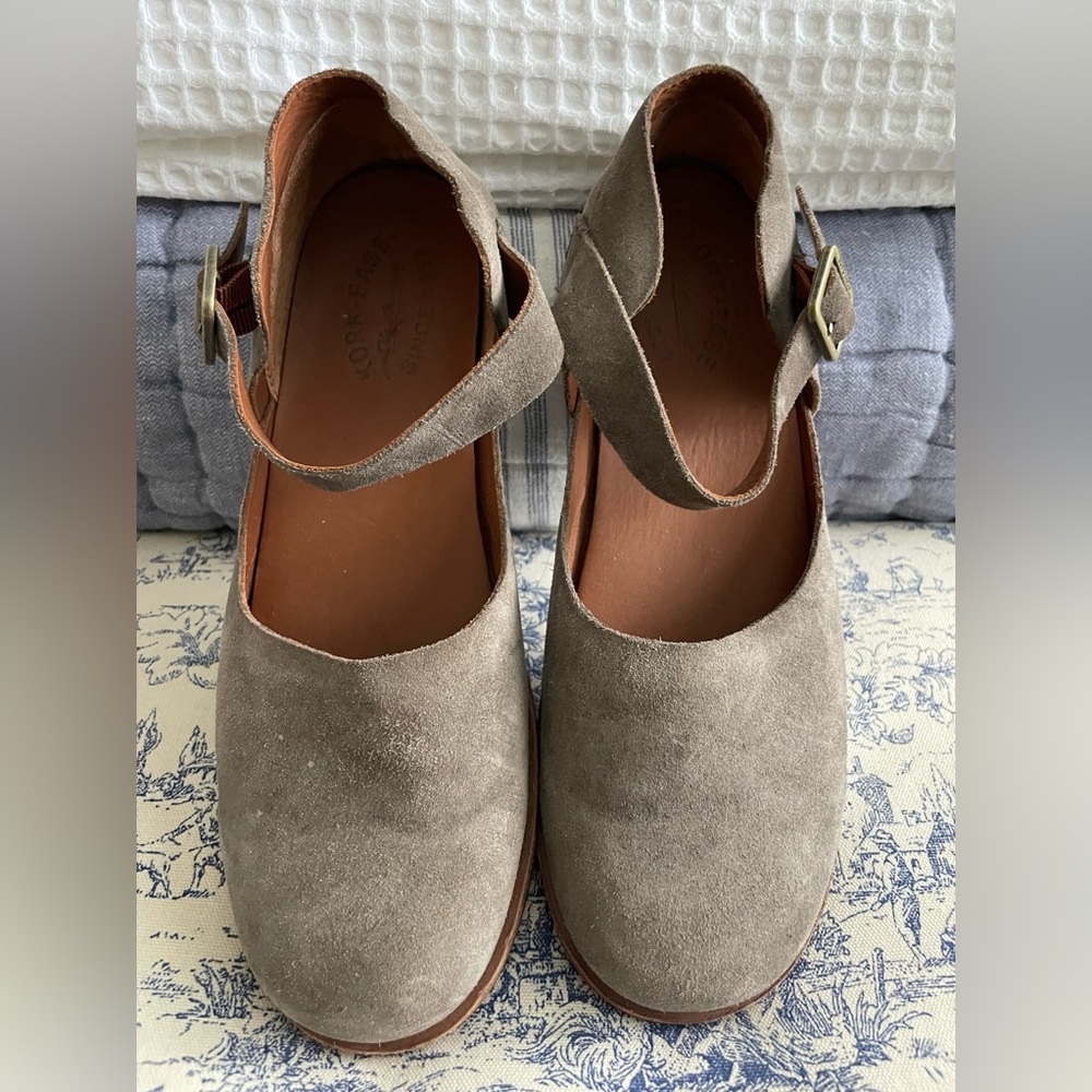 Korks-Ease Mary Jane shoes Size 8.5